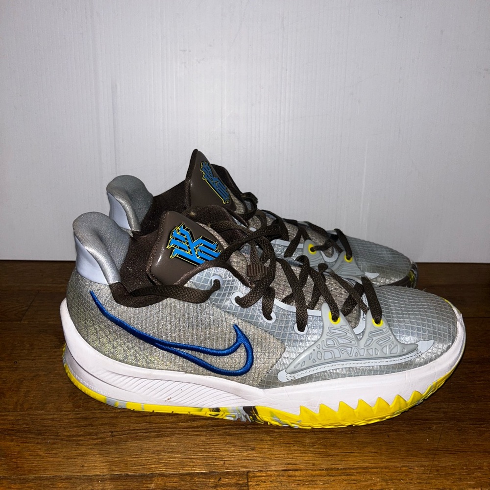 Nike Kyrie low "light armory blue"